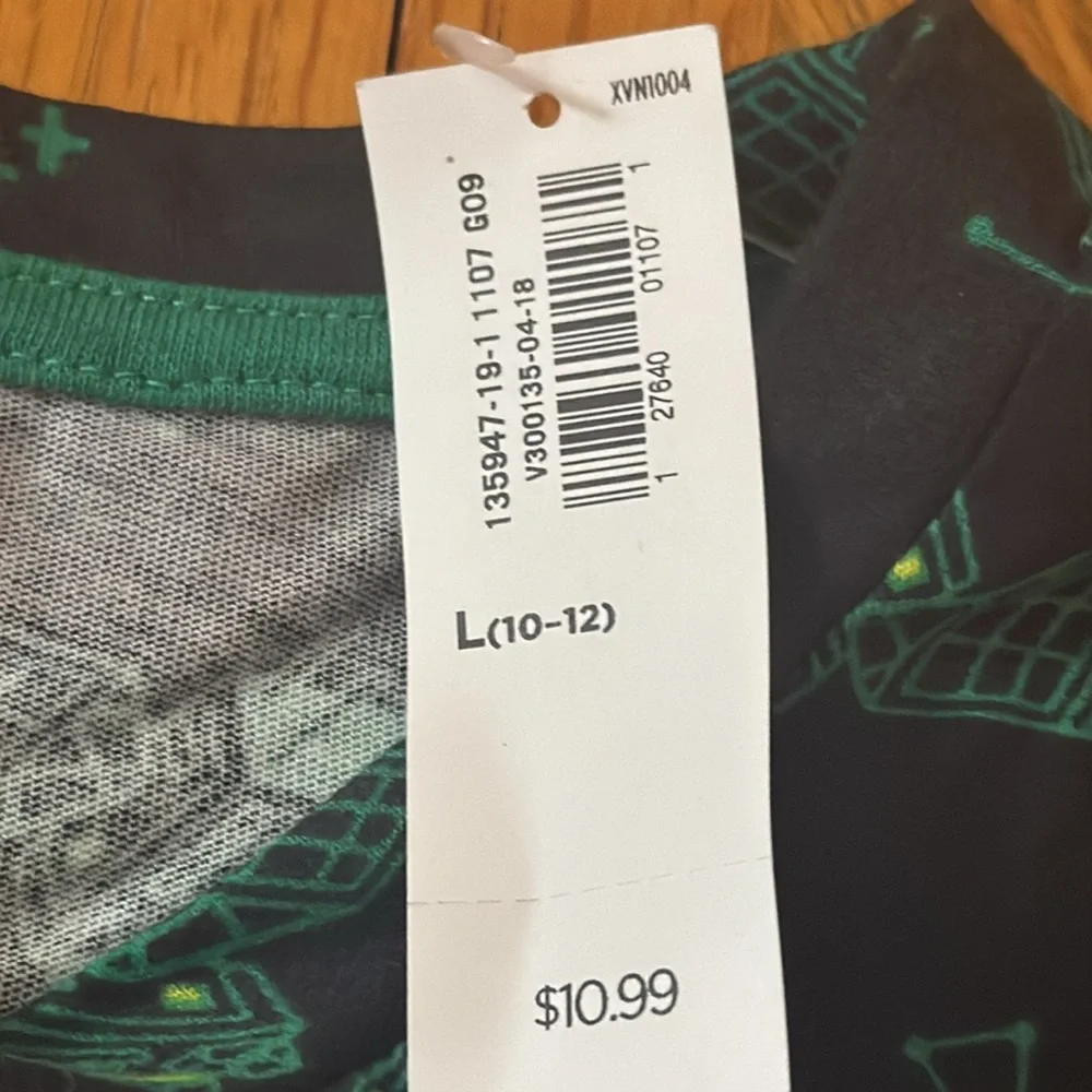 Black and Green Graphic T-Shirt - Picture 3 of 5